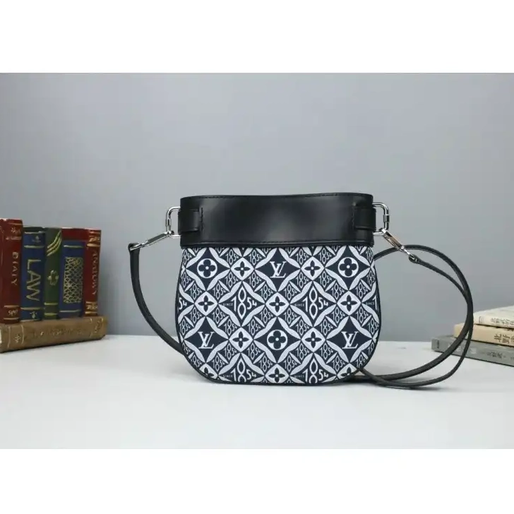 Fashionrepsfam ru LV 205B570012 Bags 0808